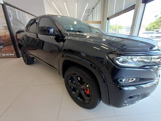 RAM RAMPAGE 2.0 HURRICANE 4 TURBO GASOLINA R/T 4X4 AUTOMÁTICO